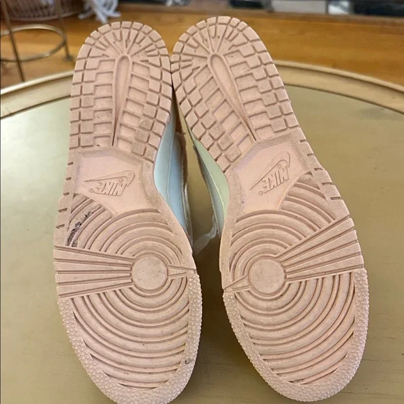 Nike Women's Dunk High 1985 Sneaker - Size 8 - Picture 4 of 6